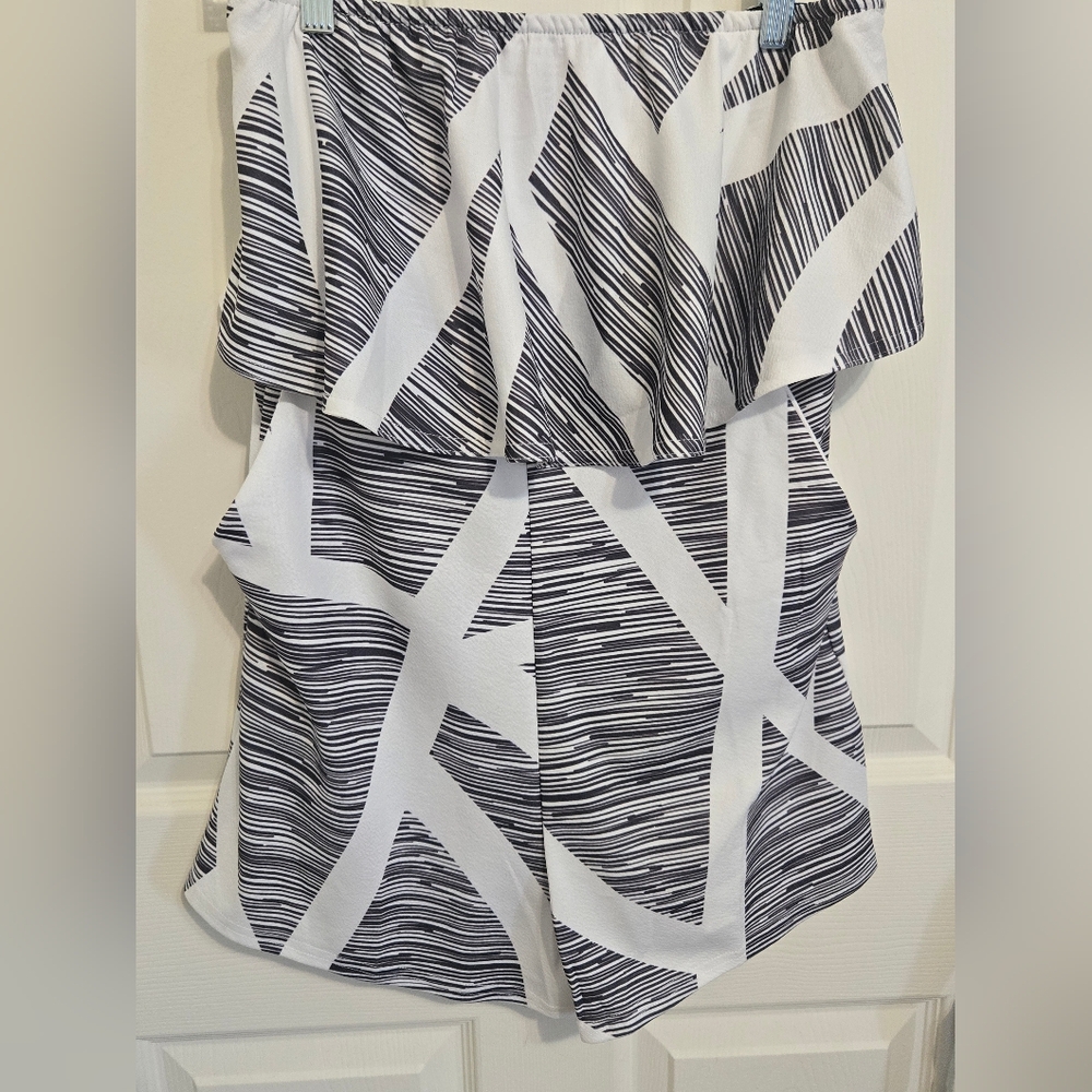 Polyester strapless romper, Ecowish geometric print shorts jumpsuit.